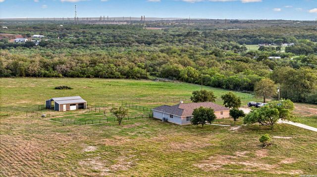 3727 Fm 467, Seguin, TX 78155