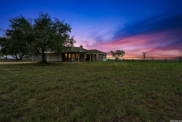 3727 Fm 467, Seguin, TX 78155
