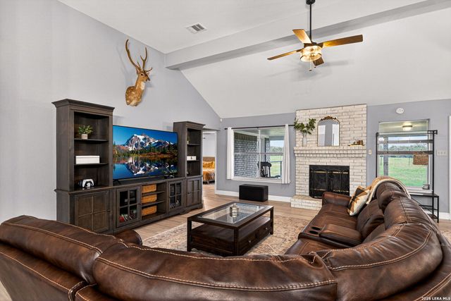 3727 Fm 467, Seguin, TX 78155