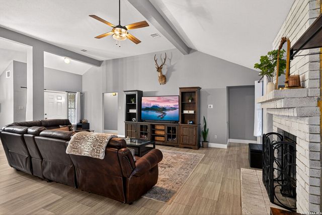 3727 Fm 467, Seguin, TX 78155