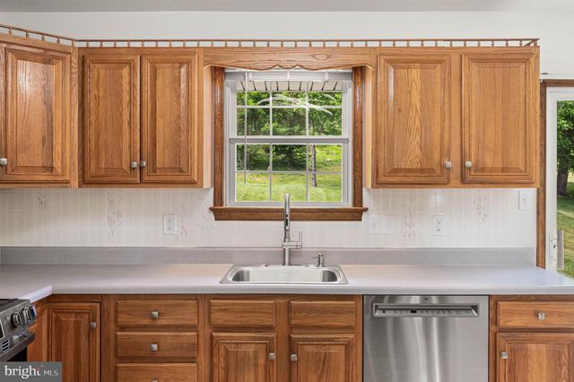 451 TOWNSHIP LINE RD, Bechtelsville, PA 19505