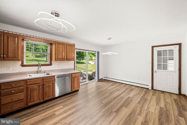 451 TOWNSHIP LINE RD, Bechtelsville, PA 19505