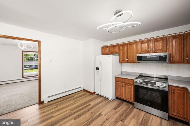 451 TOWNSHIP LINE RD, Bechtelsville, PA 19505