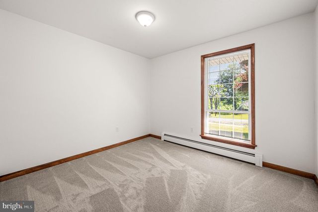 451 TOWNSHIP LINE RD, Bechtelsville, PA 19505