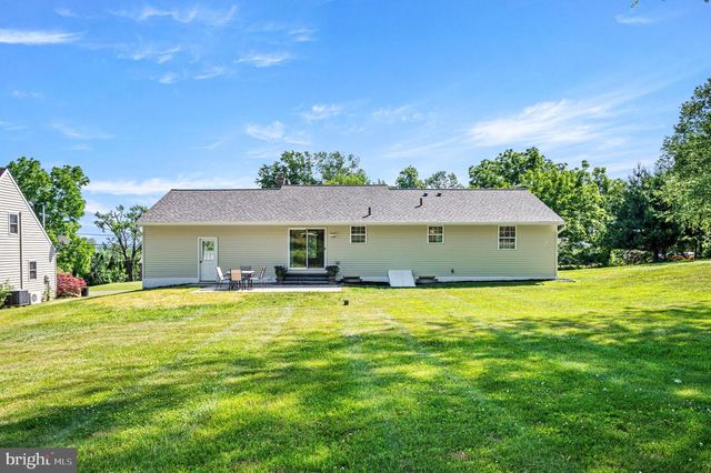 451 TOWNSHIP LINE RD, Bechtelsville, PA 19505