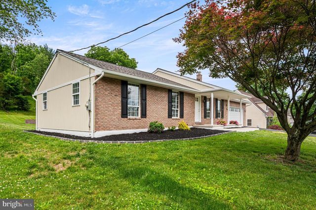 451 TOWNSHIP LINE RD, Bechtelsville, PA 19505