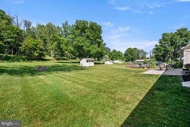 451 TOWNSHIP LINE RD, Bechtelsville, PA 19505