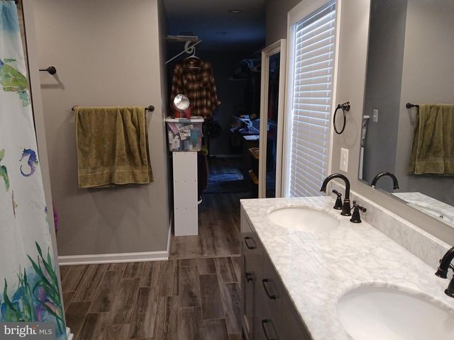 11337 RUSSELL RD, Hillsboro, VA 20132