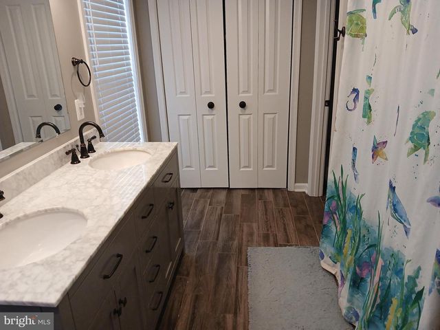 11337 RUSSELL RD, Hillsboro, VA 20132