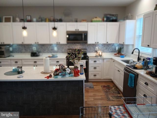 11337 RUSSELL RD, Hillsboro, VA 20132