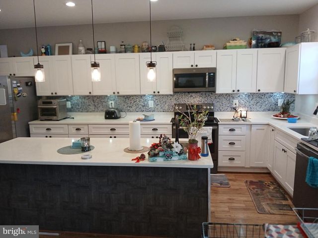 11337 RUSSELL RD, Hillsboro, VA 20132