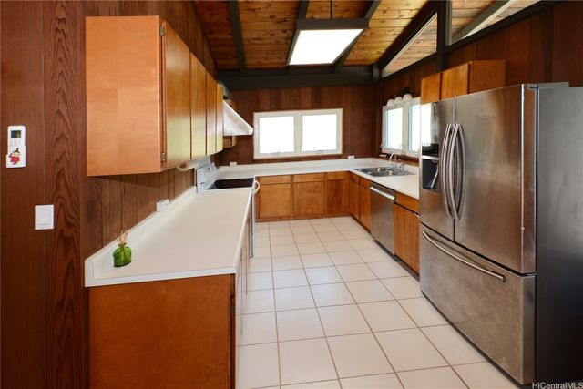 2442 10th Avenue, Honolulu, HI 96816
