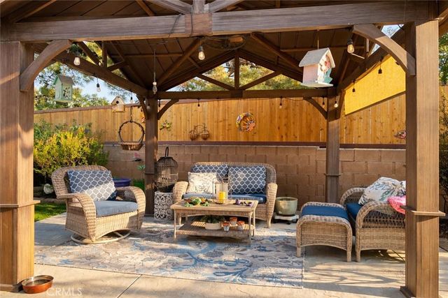 1063 Barnes Court, Calimesa, CA 92320