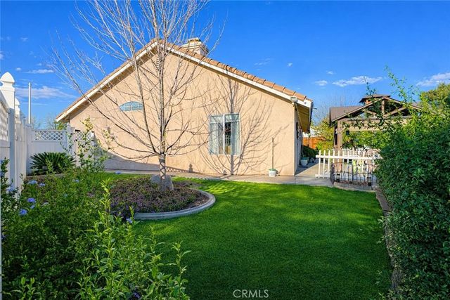 1063 Barnes Court, Calimesa, CA 92320