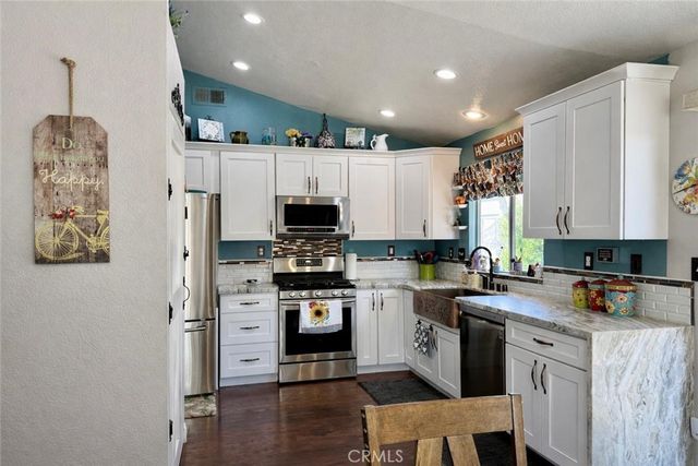 1063 Barnes Court, Calimesa, CA 92320