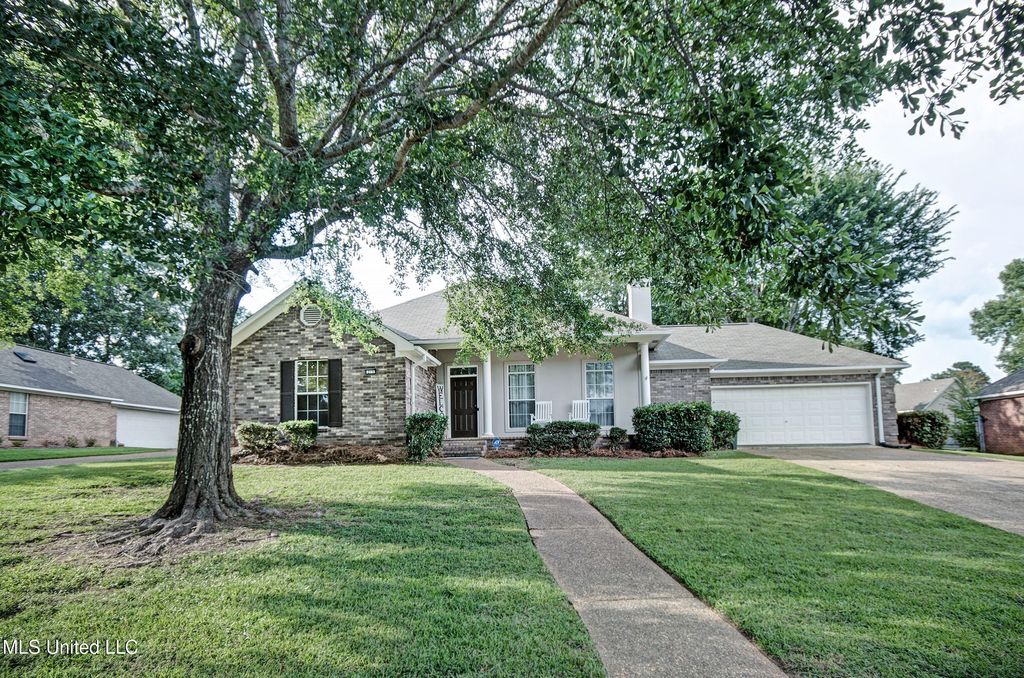 215 Moss Valley Drive, Brandon, MS 39042