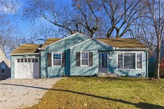 8327 Madison Avenue, Kansas City, MO 64114