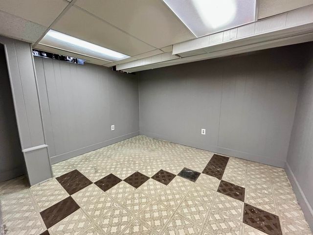 30830 Warner Avenue, Warren, MI 48092