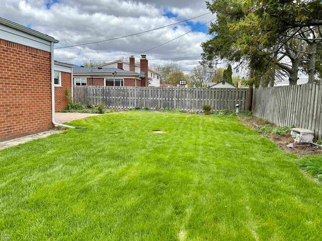 30830 Warner Avenue, Warren, MI 48092