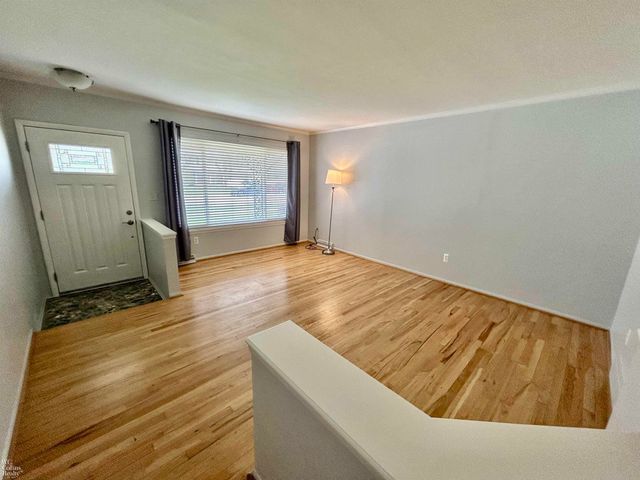 30830 Warner Avenue, Warren, MI 48092