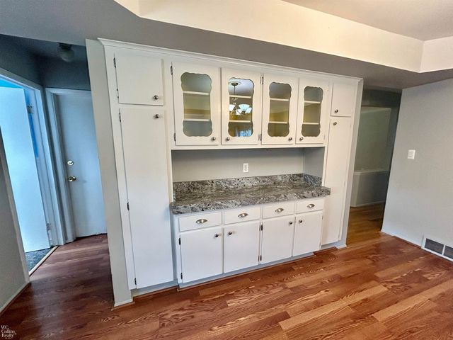 30830 Warner Avenue, Warren, MI 48092