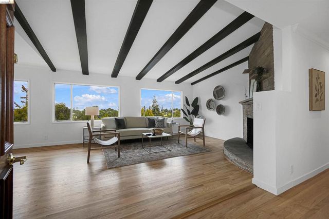 4678 Geranium Pl, Oakland, CA 94619