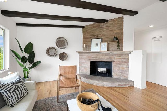 4678 Geranium Pl, Oakland, CA 94619