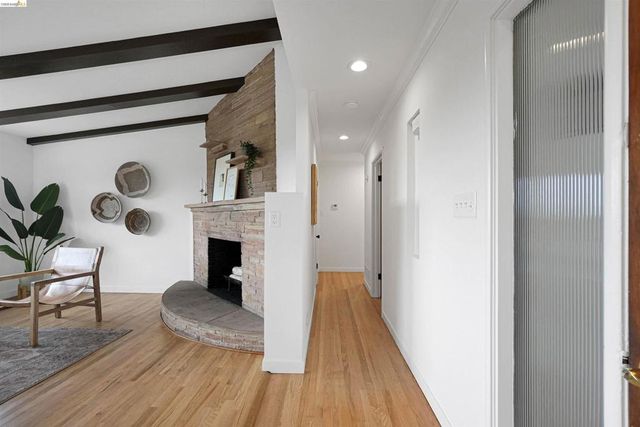 4678 Geranium Pl, Oakland, CA 94619