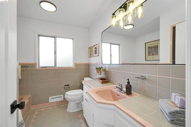 4678 Geranium Pl, Oakland, CA 94619