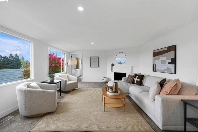 4678 Geranium Pl, Oakland, CA 94619