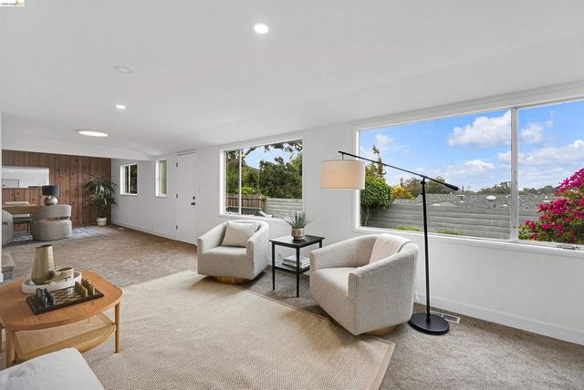 4678 Geranium Pl, Oakland, CA 94619