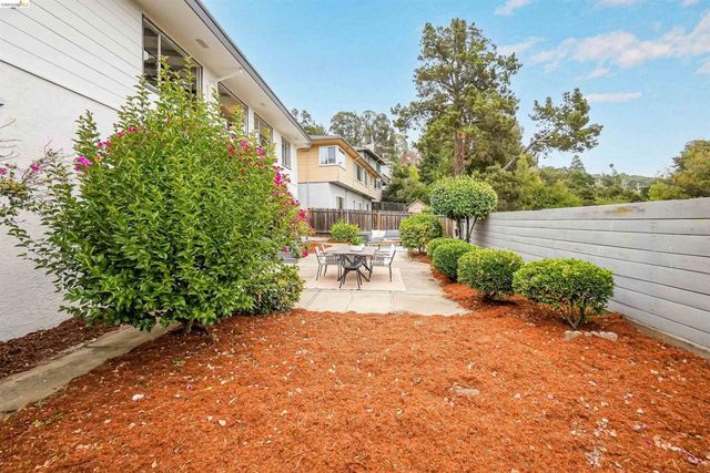 4678 Geranium Pl, Oakland, CA 94619