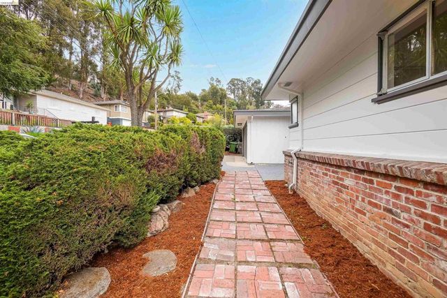 4678 Geranium Pl, Oakland, CA 94619