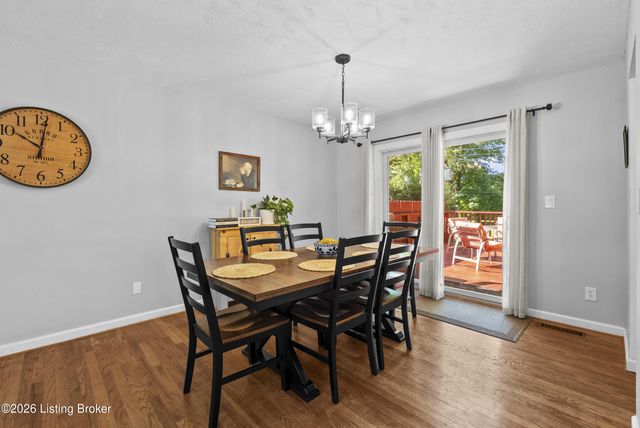 9306 Trentham Ln, Louisville, KY 40242