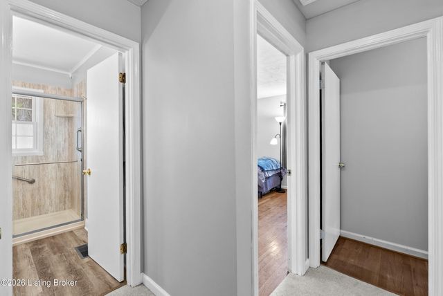 9306 Trentham Ln, Louisville, KY 40242