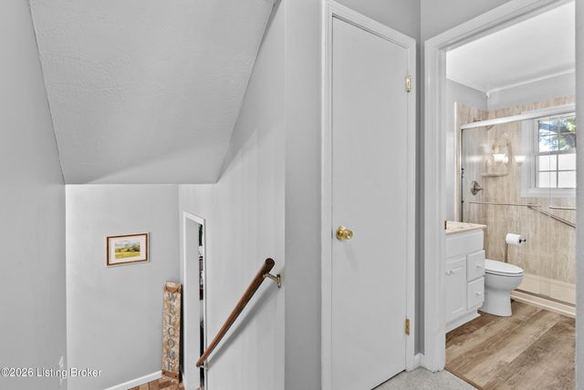 9306 Trentham Ln, Louisville, KY 40242