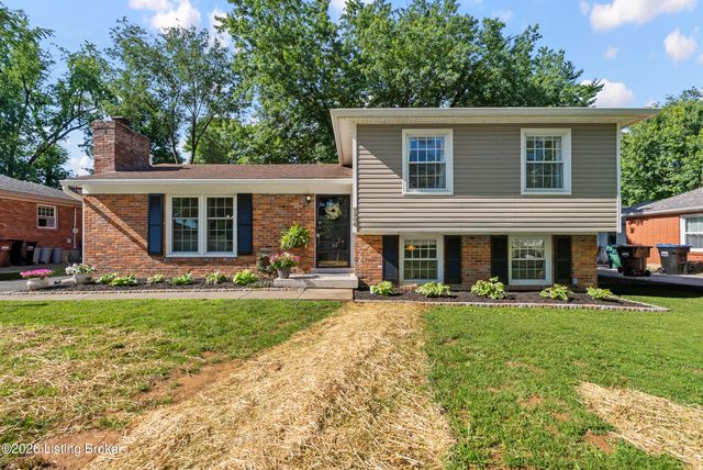 9306 Trentham Ln, Louisville, KY 40242