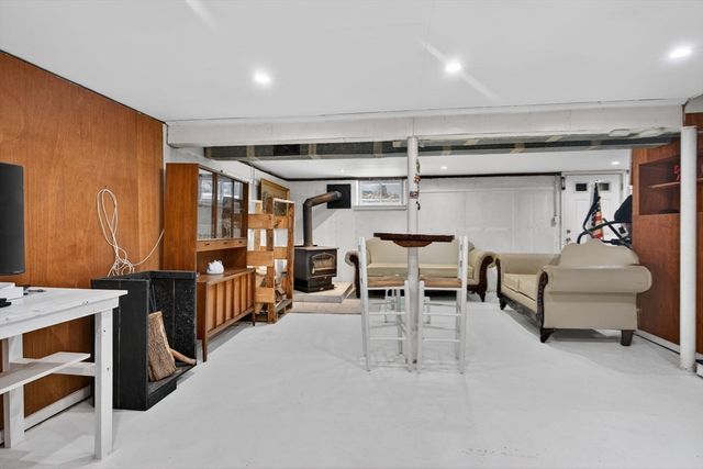 77 Sterling St, Lynn, MA 01905