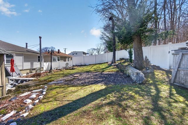 77 Sterling St, Lynn, MA 01905