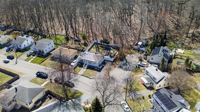 77 Sterling St, Lynn, MA 01905