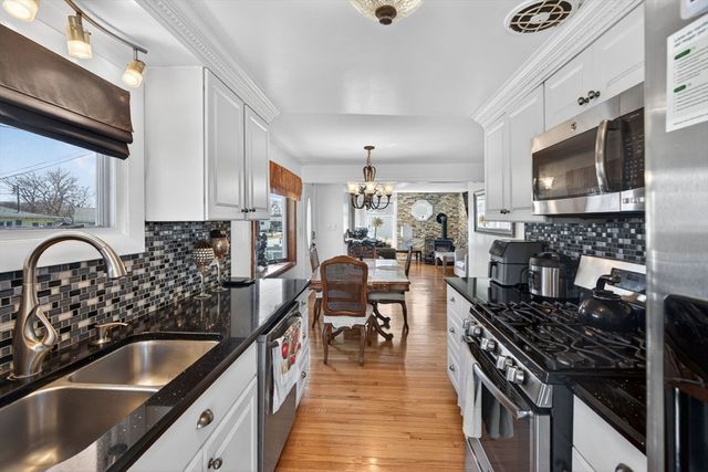 77 Sterling St, Lynn, MA 01905