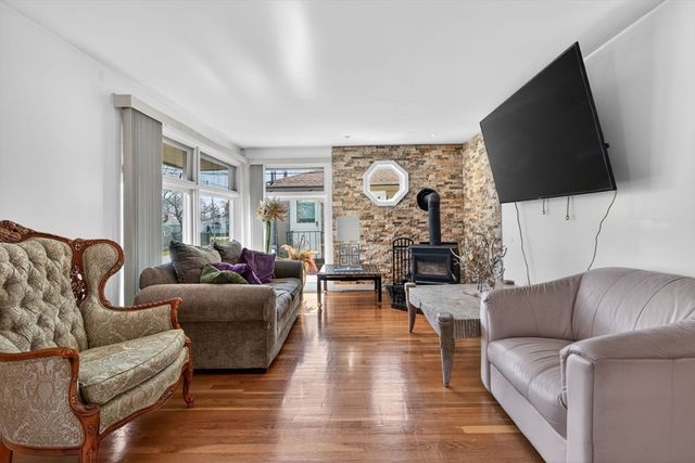 77 Sterling St, Lynn, MA 01905