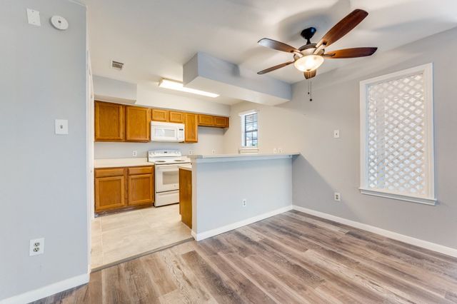 2835 Keller Springs 502, Carrollton, TX 75006