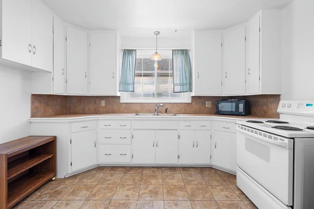 425 E SUMMER STREET, Appleton, WI 54911