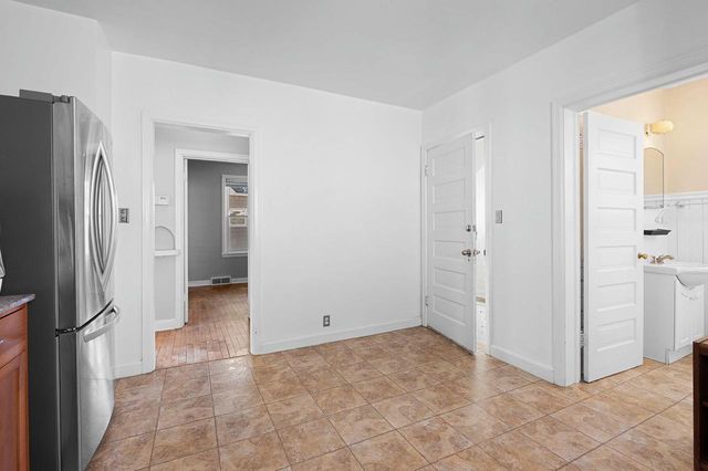 425 E SUMMER STREET, Appleton, WI 54911