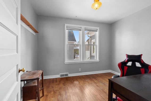 425 E SUMMER STREET, Appleton, WI 54911