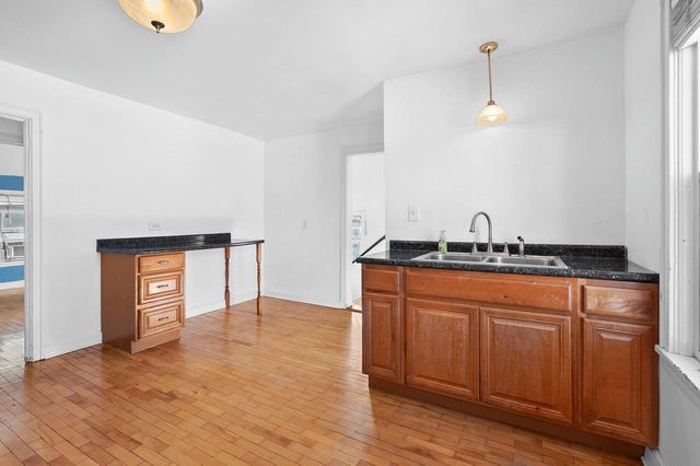 425 E SUMMER STREET, Appleton, WI 54911