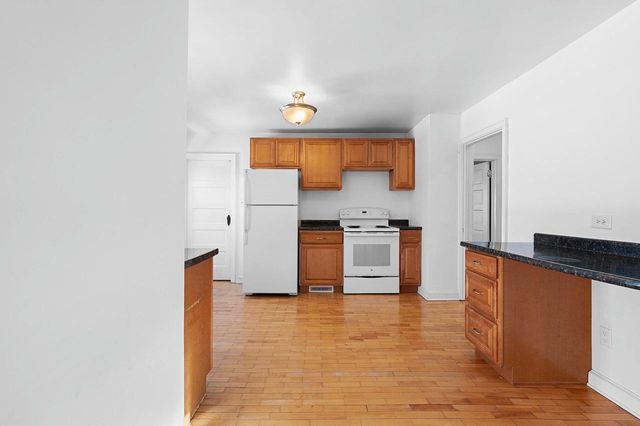 425 E SUMMER STREET, Appleton, WI 54911