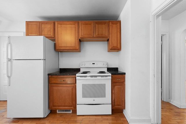 425 E SUMMER STREET, Appleton, WI 54911