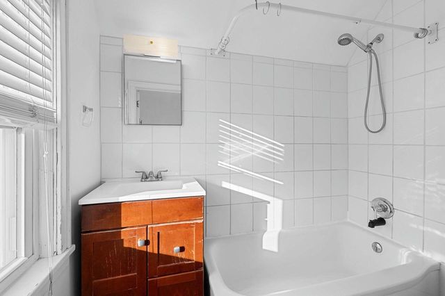 425 E SUMMER STREET, Appleton, WI 54911